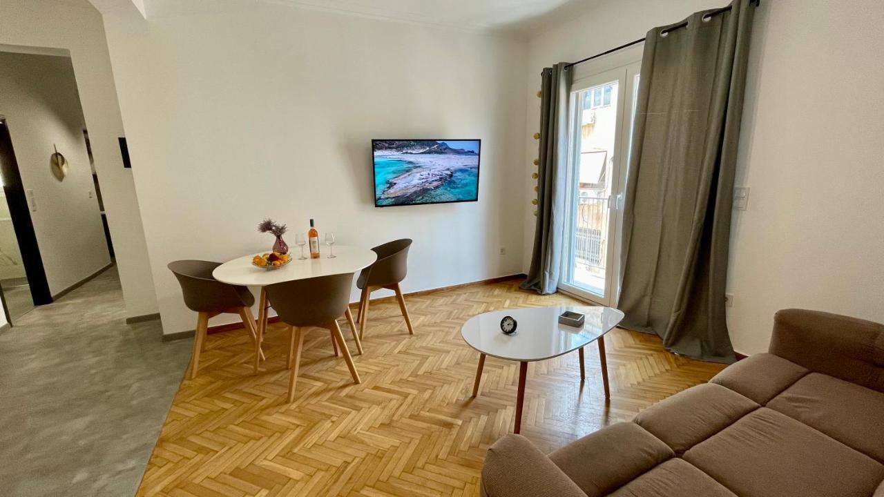 Gorgeous Renovated Apt. Close To Metro And Cultural Sites! Атина Екстериор снимка