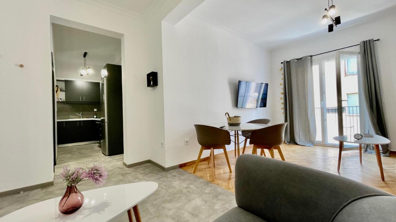 Gorgeous Renovated Apt. Close To Metro And Cultural Sites! Атина Екстериор снимка