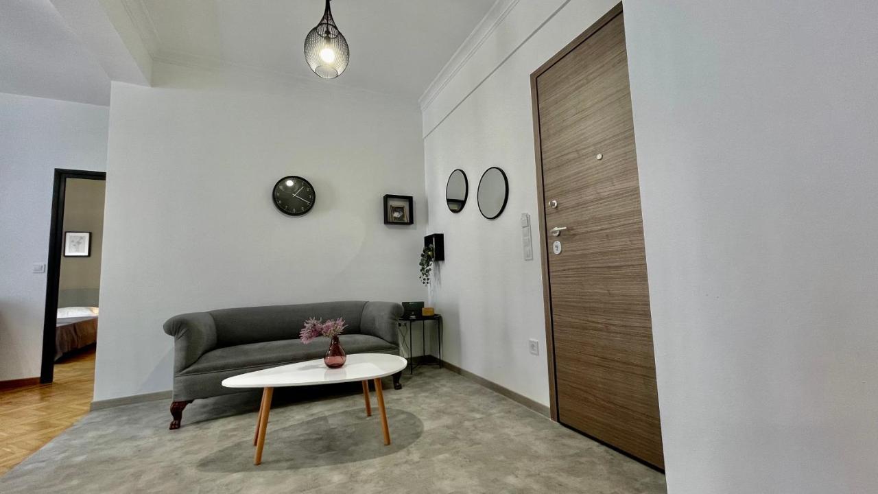 Gorgeous Renovated Apt. Close To Metro And Cultural Sites! Атина Екстериор снимка