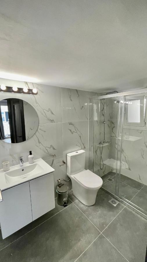 Gorgeous Renovated Apt. Close To Metro And Cultural Sites! Атина Екстериор снимка
