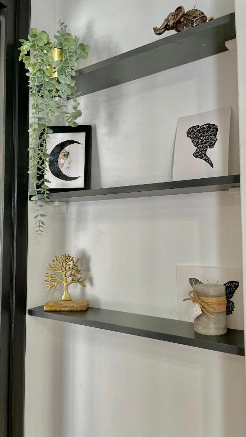 Gorgeous Renovated Apt. Close To Metro And Cultural Sites! Атина Екстериор снимка