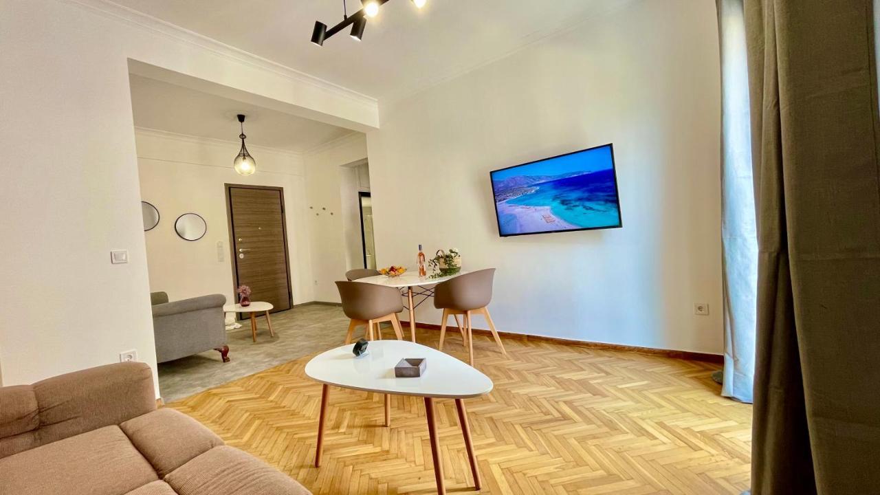 Gorgeous Renovated Apt. Close To Metro And Cultural Sites! Атина Екстериор снимка